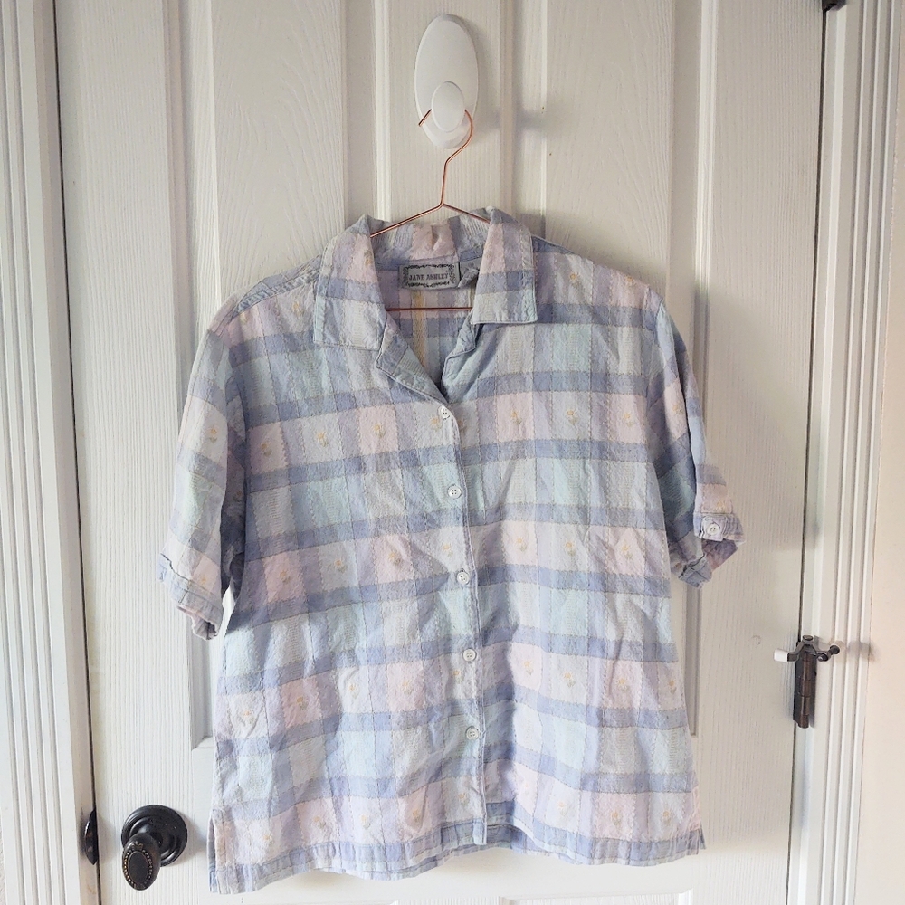 Vintage Pastel Daisy Button Down